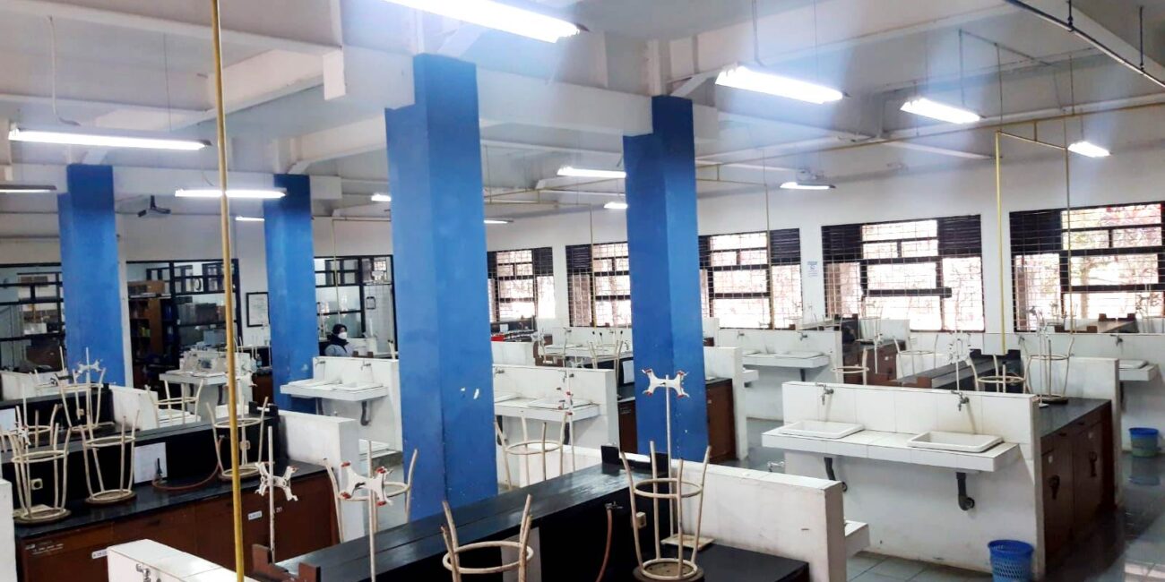 Laboratorium kimia dasar (22)