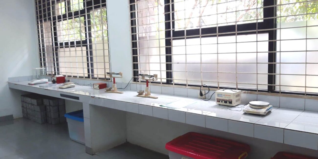 Laboratorium kimia dasar (5)